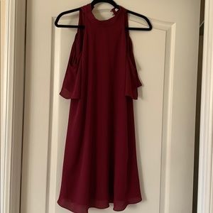 Scoop neck maroon dress ♡